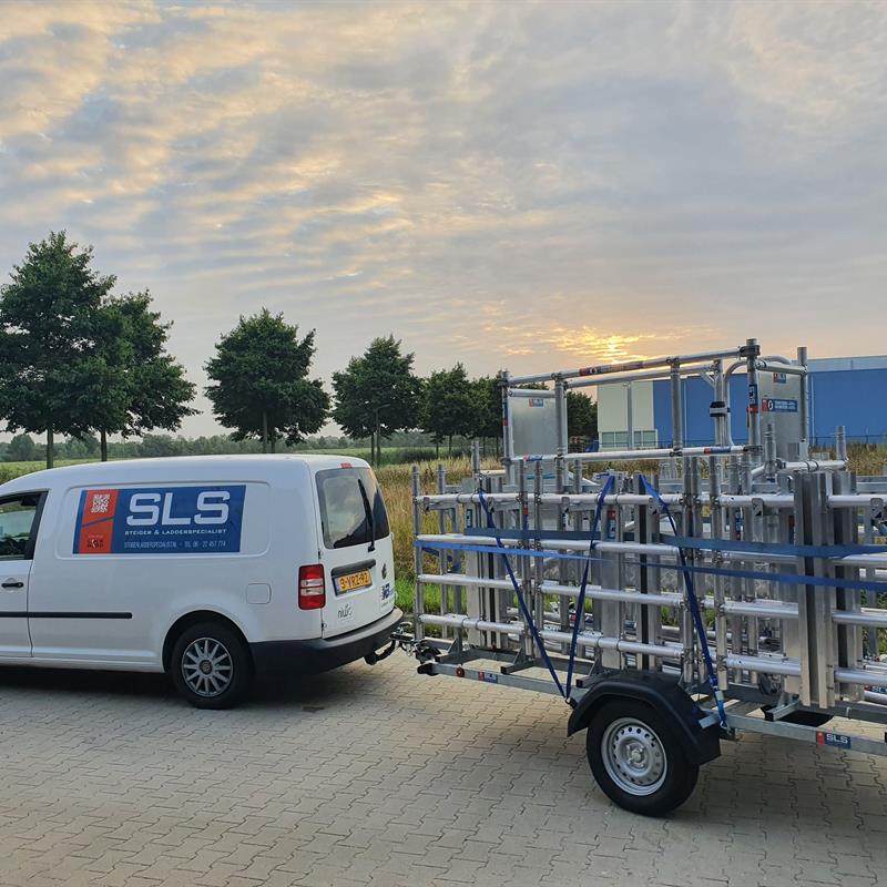 Rolsteigerlift met afsluitbare aanhangers met lift