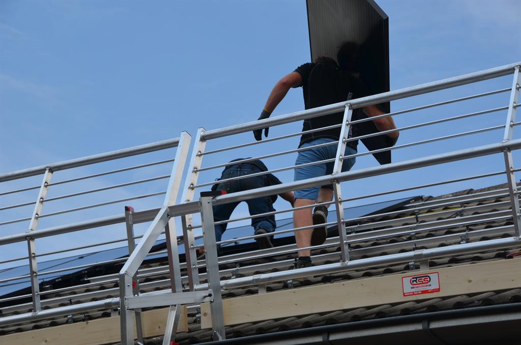 rss roof edge protection sloping roofs in use 14