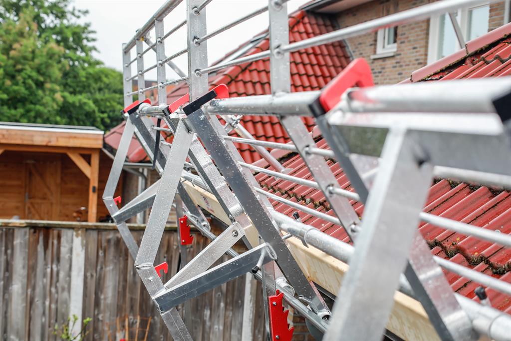 rss roof edge protection sloping roofs in use 4